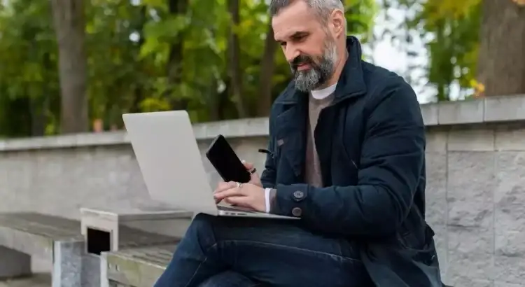 Mobilny internet do laptopa: Połącz się z internetem, gdziekolwiek jesteś!