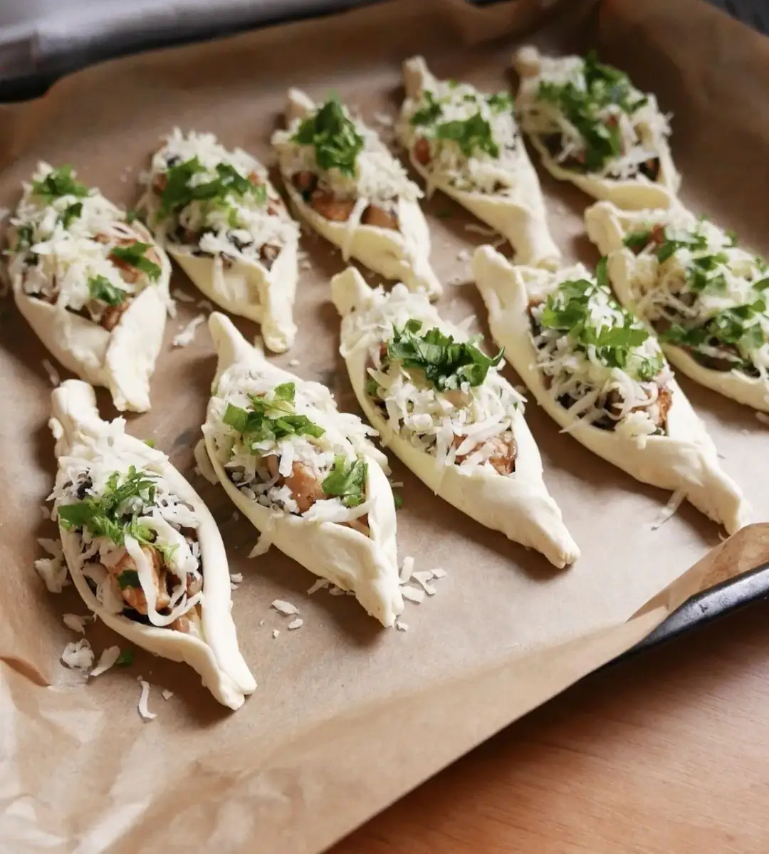 Proste i pyszne przepisy z ciasta filo z kurczakiem – sprawdzone pomysły na obiad