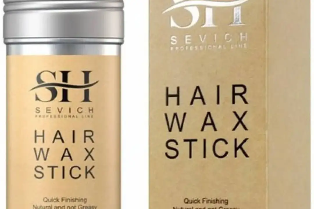 Najlepsze sztyfty do wygładzania włosów - uniknij puszenia i chaosu