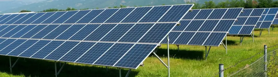 Zjawisko fotowoltaiczne – jak działa i dlaczego zmienia przyszłość energii?