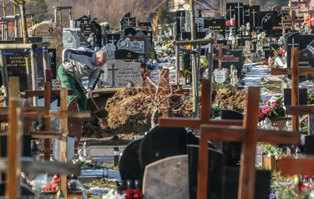 Jak nie płakać na pogrzebie: skuteczne techniki panowania nad emocjami