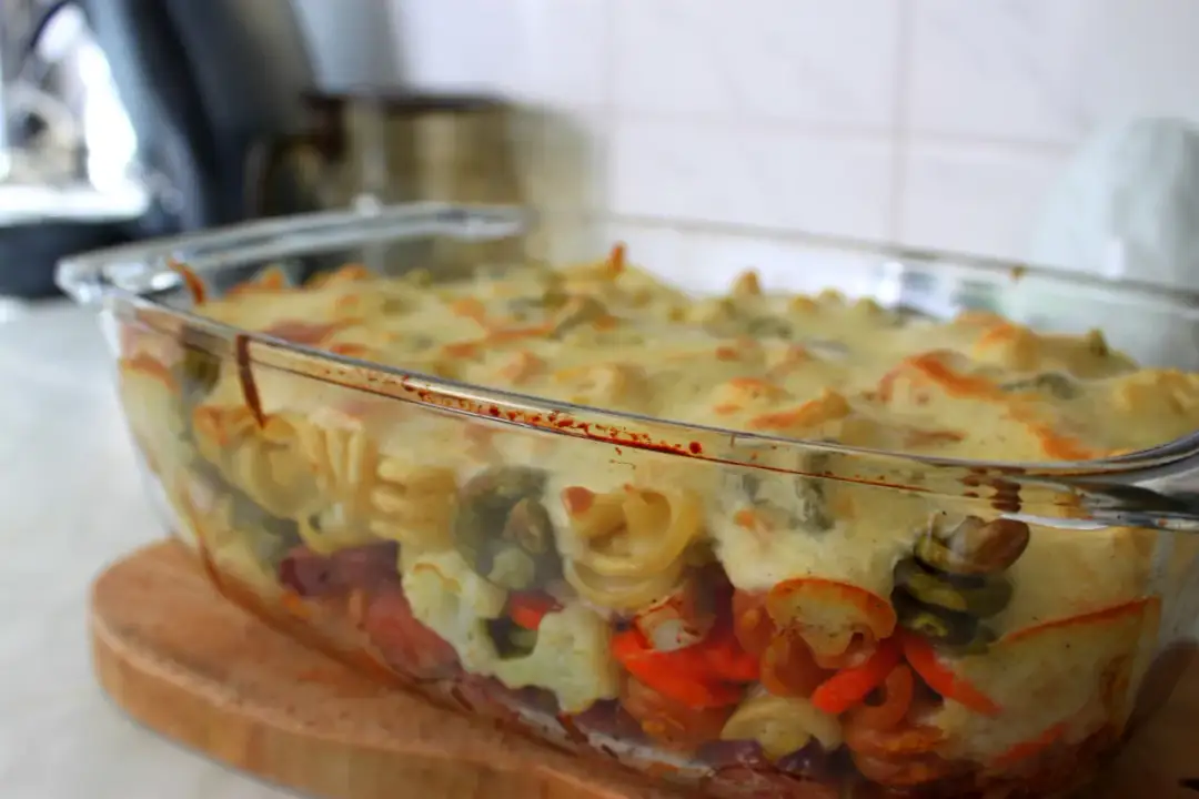 Szybka i smaczna zapiekanka z warzywami na patelnię bez mięsa