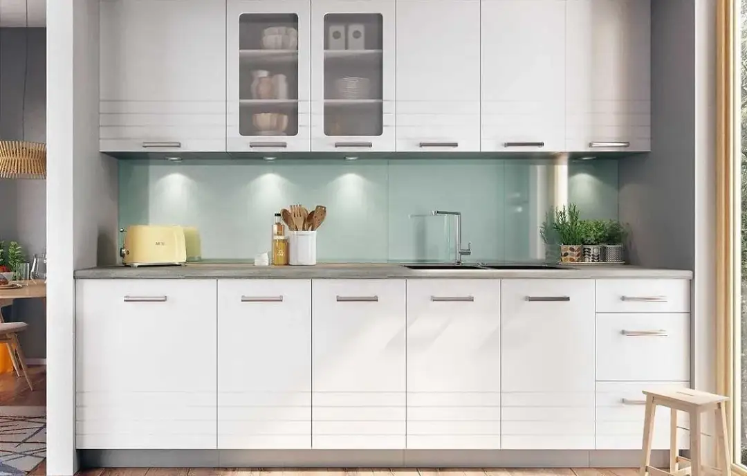 Jak skutecznie myć białe lakierowane meble kuchenne bez uszkodzeń