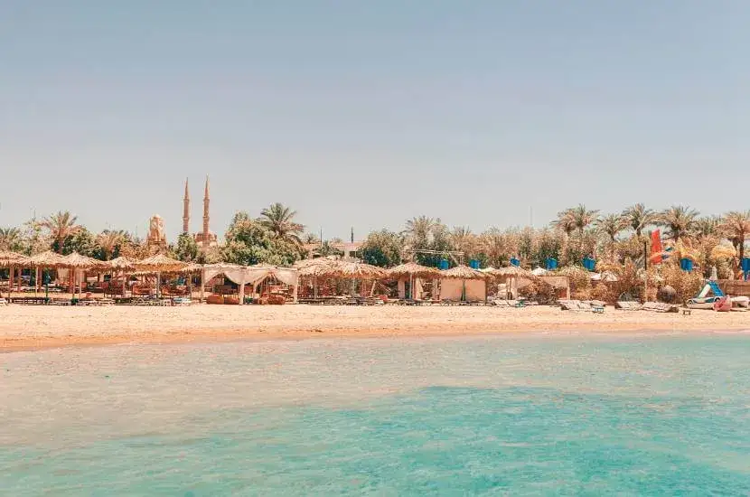 Ile Tak Naprawdę Trwa Lot z Katowic do Sharm El Sheikh? Przegląd Czasu Przelotu i Kluczowych Czynników