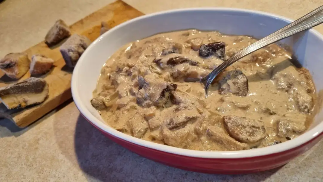 Jak prawidłowo smażyć mrożone grzyby na patelni - wskazówki eksperta