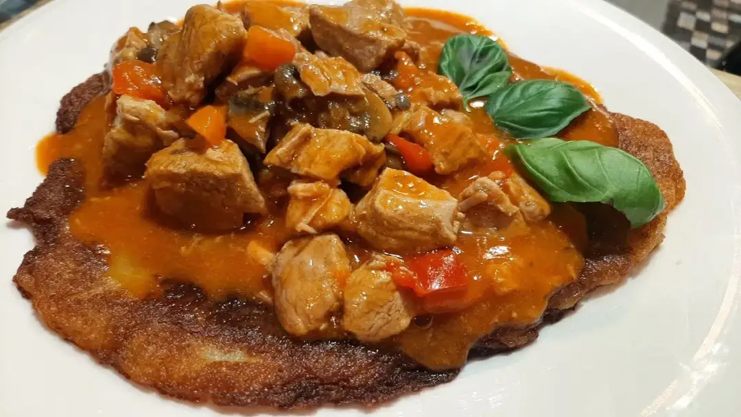 Jak zrobić gulasz do placka po węgiersku - prosta receptura, która zachwyci