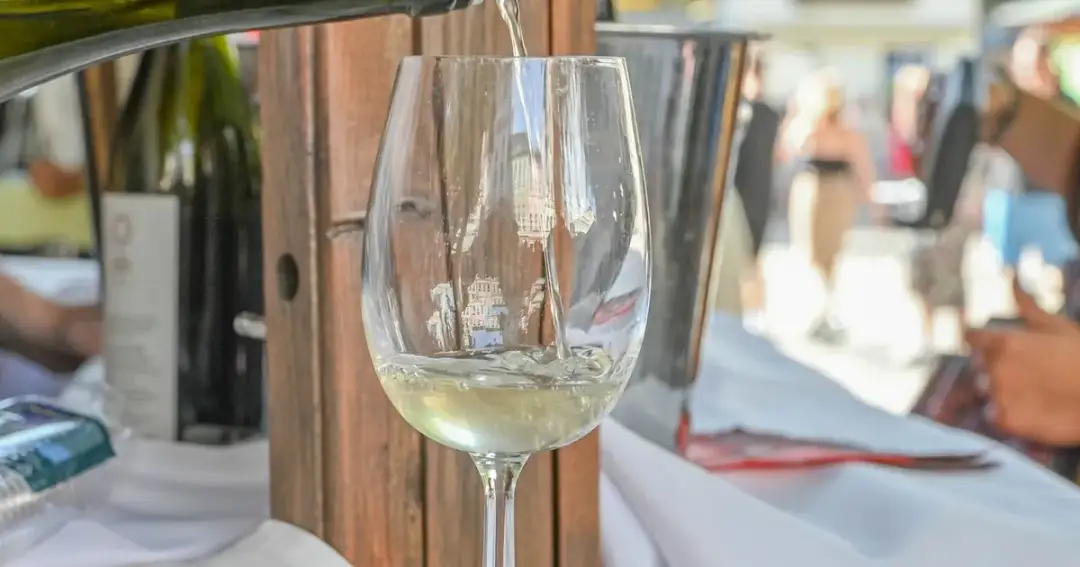 Czy picie alkoholu w piątek to grzech? Odkryj moralne dylematy