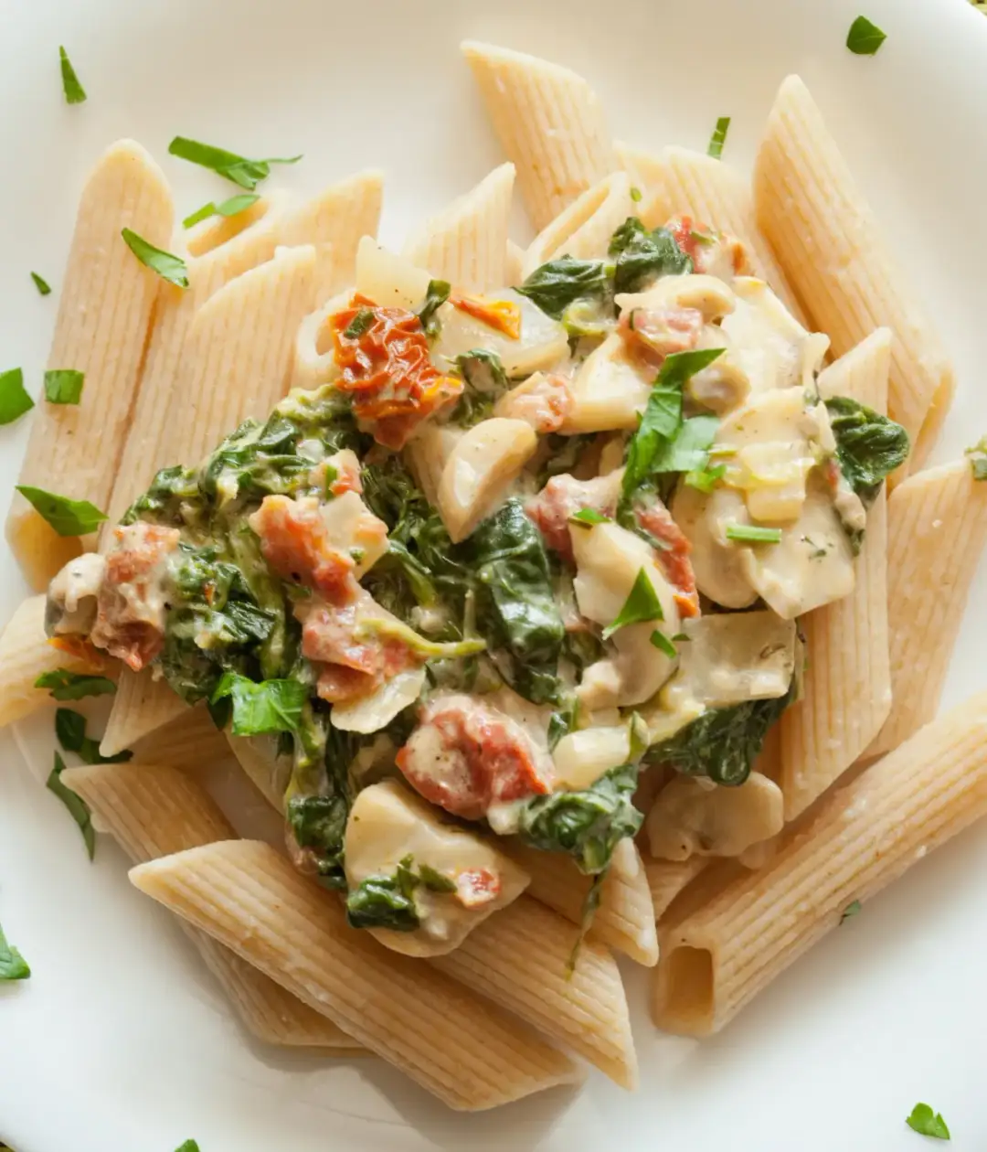 Penne ze szpinakiem w sosie śmietanowo-serowym – prosty przepis na pyszny obiad