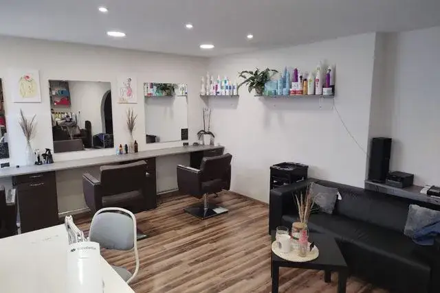 Co to jest salon fryzjerski? Poznaj usługi i atmosferę salonu