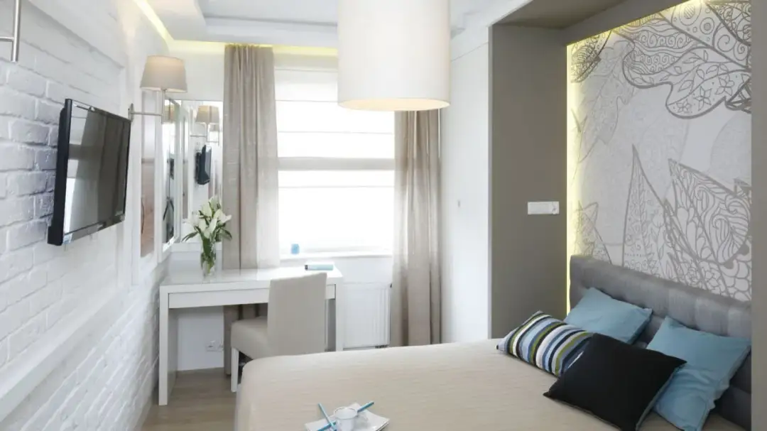 Jak umeblować sypialnię: praktyczne porady, które zmienią twoją przestrzeń