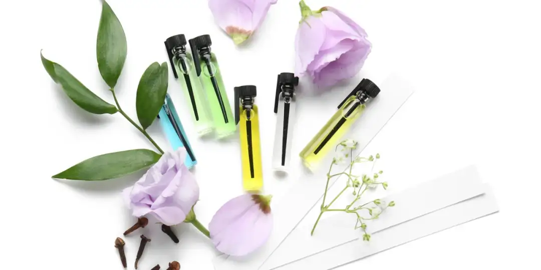 Dlaczego tak wiele ludzi kupuje próbki perfum?