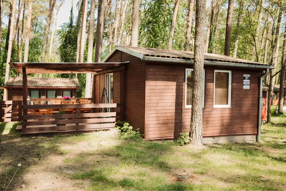 Najlepsze domki nad jeziorem Głębokie - komfort i relaks w naturze