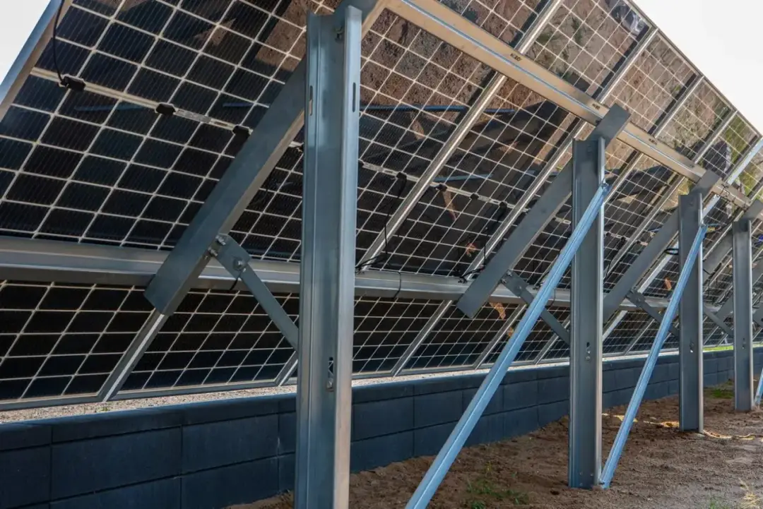 Bifacjalne panele słoneczne: Rewolucja w energii odnawialnej