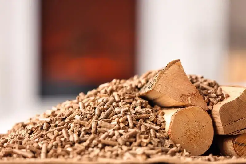 Z czego zrobić pellet? Najlepsze surowce i ich zalety dla domowej produkcji