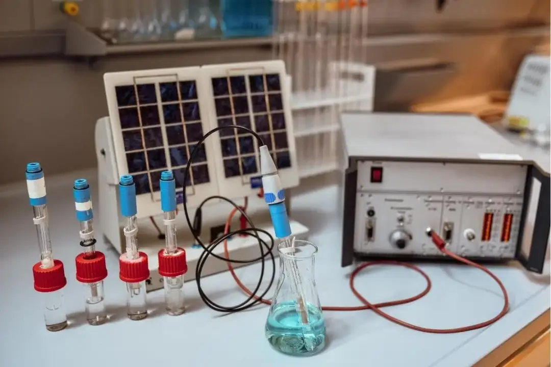 Co to jest sem w chemii i dlaczego jest tak ważna?