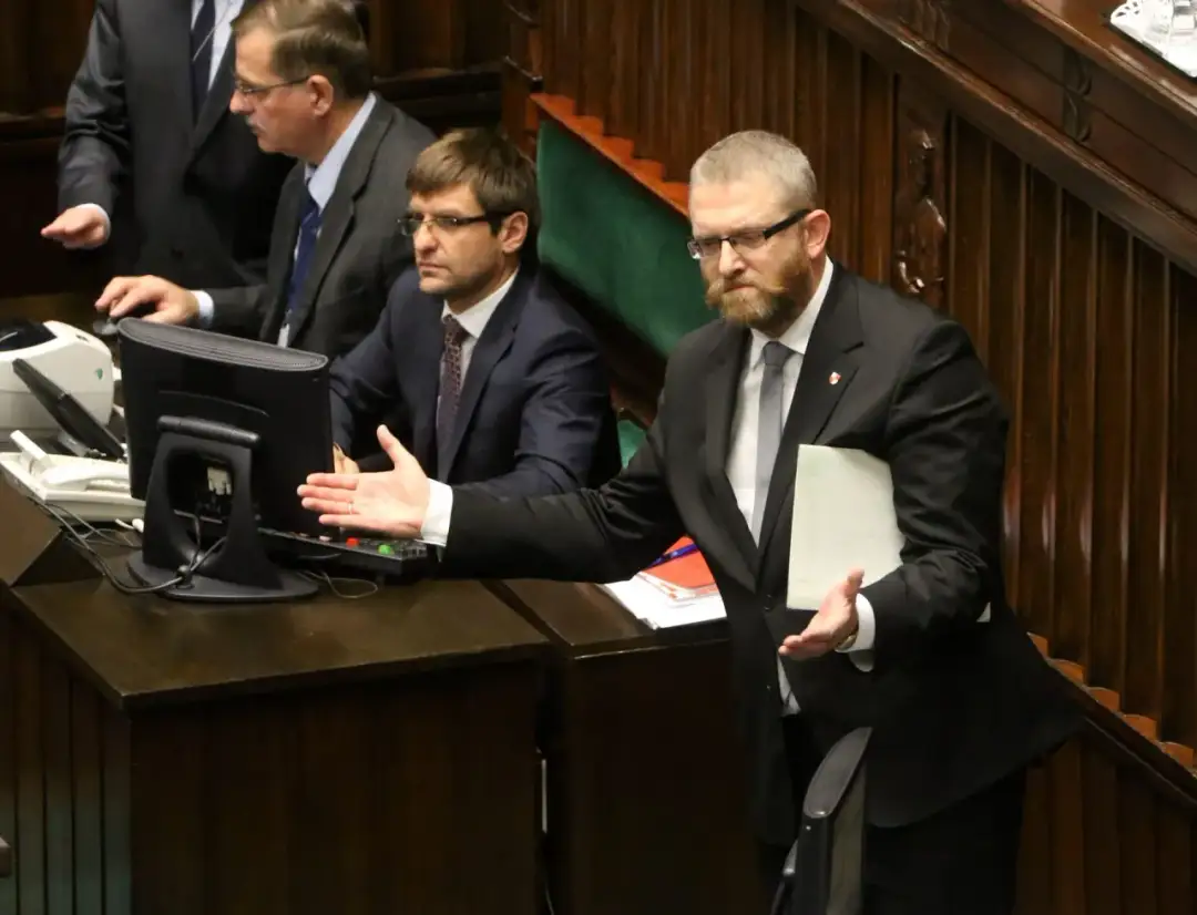 Kim jest Grzegorz Braun? Kontrowersje i poglądy polityczne
