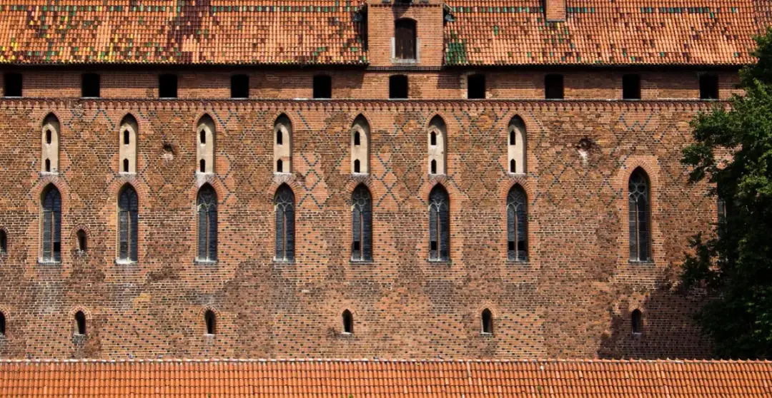 Największy pałac w Polsce: Fascynująca historia i unikalne cechy