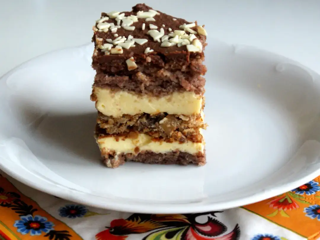 Pyszne ciasto orzechowo czekoladowe przepis, które zaskoczy każdego
