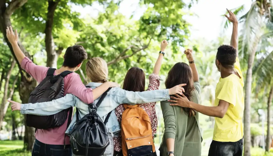 Polskie platformy rozrywkowe online jako symbol zwycięstwa wśród młodzieży