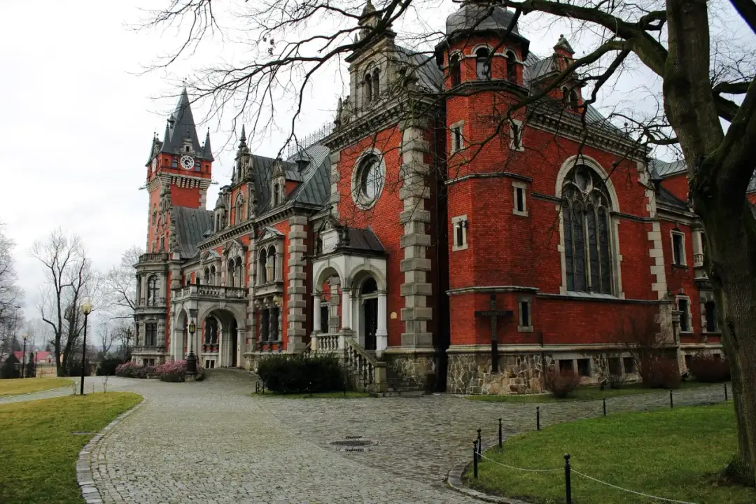 Najciekawsze atrakcje w Pławniowicach, które musisz zobaczyć