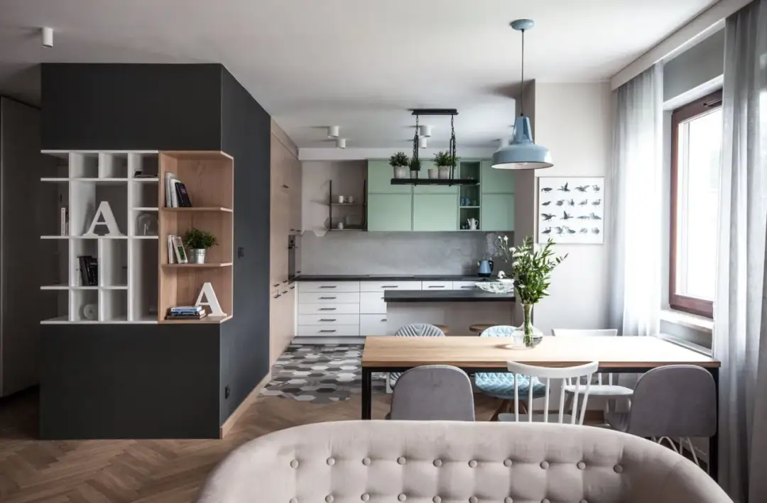 Jak podzielić salon na dwa pokoje bez remontu? Sprytne sposoby na podział przestrzeni