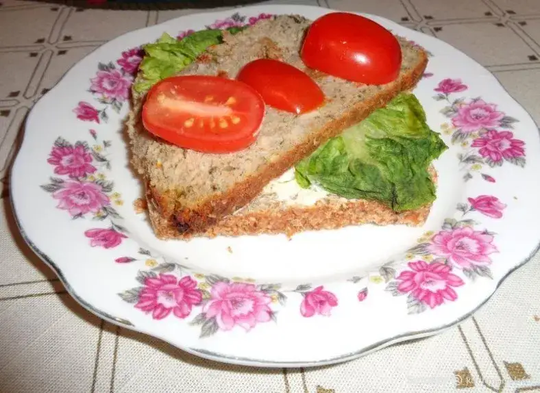 Ile kalorii ma bułka z pasztetem? Zaskakujące fakty o kaloriach