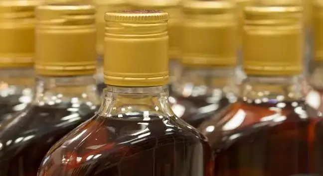 Czy alkohol szkodzi na stawy? Poznaj niebezpieczeństwa dla zdrowia