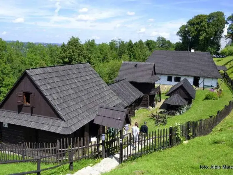 Skansen Dobczyce - odkryj tajemnice drewnianej architektury ludowej