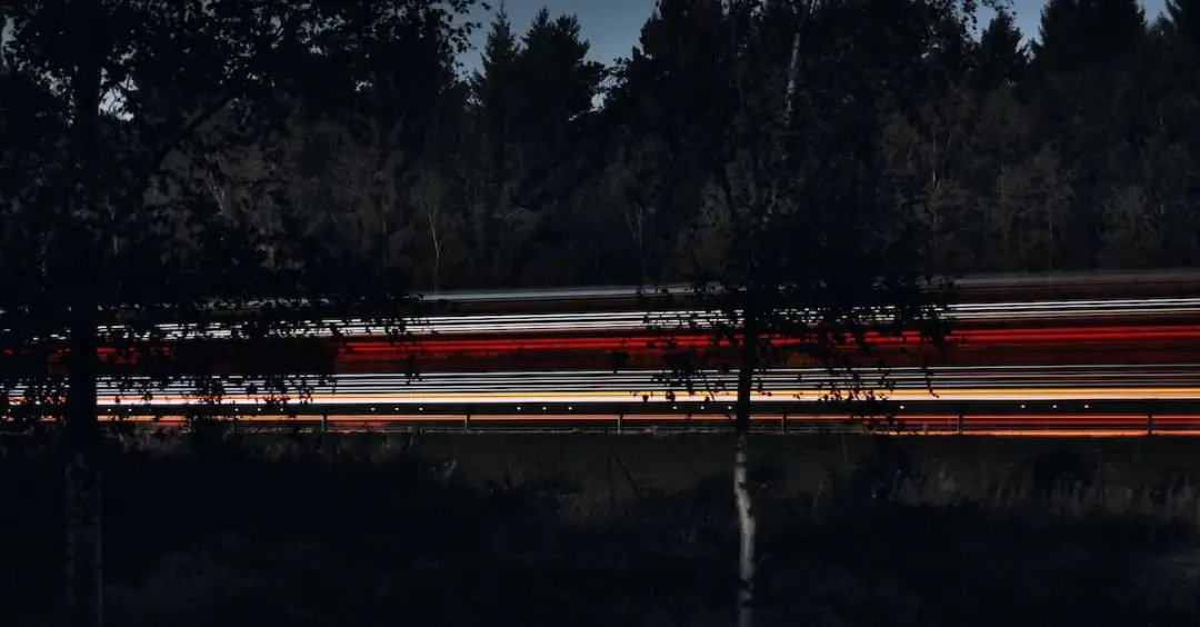 Recenzja filmu Zostaw świat za sobą - ciekawa fabuła i niesamowite efekty specjalne