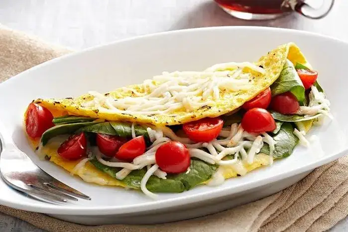 Najlepsze fit śniadania: proste przepisy na zdrowe i sycące poranki