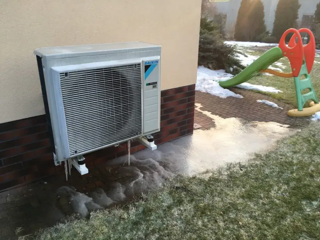 Odszranianie pompy ciepła: Unikaj awarii dzięki skutecznej pielęgnacji zimą