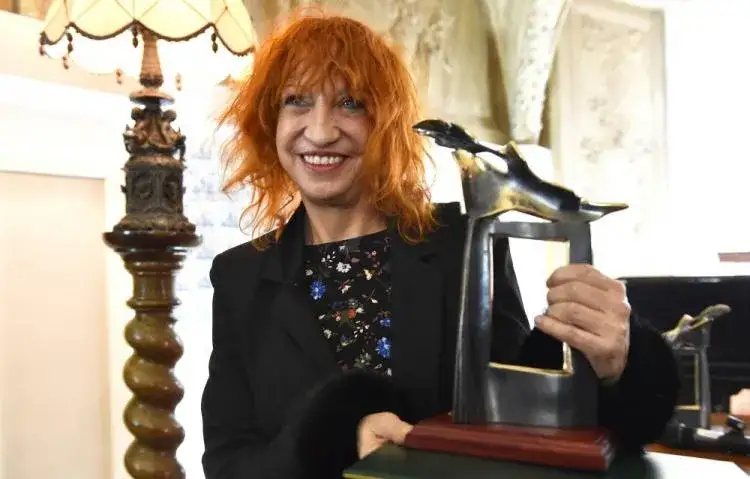 Barbara Kosmowska - poznaj autora książki Dziewczynka z parku i jej dzieła