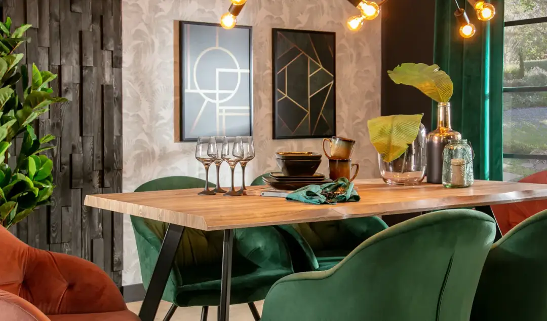 Co położyć na stół w salonie: 10 inspirujących dekoracji dla Twojego domu