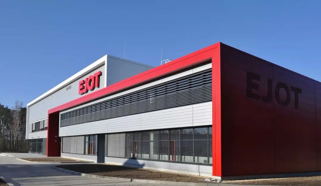 EJOT Polska - praca na produkcji z atrakcyjnymi benefitami pracowniczymi