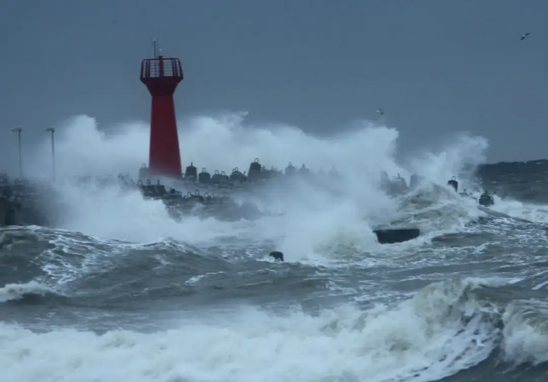 Gdzie największe fale na Bałtyku? Zaskakujące miejsca i warunki atmosferyczne