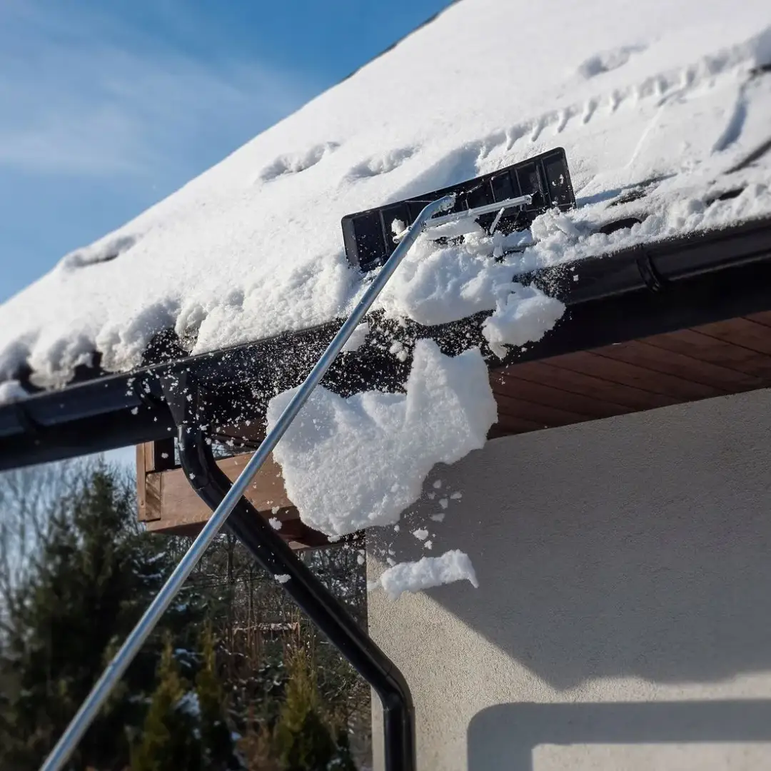 Najlepsze zgarniacze do śniegu z dachu: Bezpieczne odśnieżanie