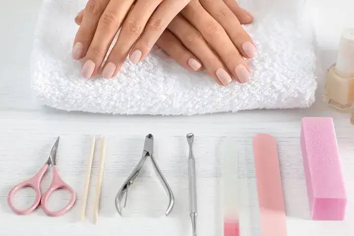 Jak samemu zdjąć manicure hybrydowy? Bezpieczne metody i porady na pewno zadziałają!