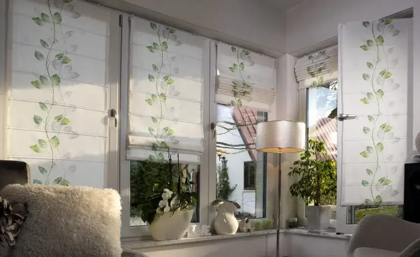 Firanki jak rolety rzymskie – idealne połączenie stylu i funkcjonalności