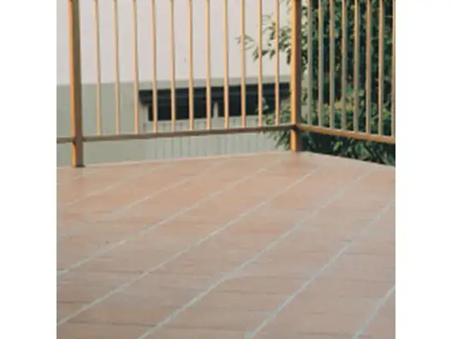 Jak położyć terakotę na tarasie bez błędów i z trwałym efektem