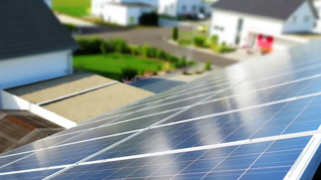 Fotowoltaika z czego się składa? Poznaj kluczowe elementy instalacji i ich funkcje