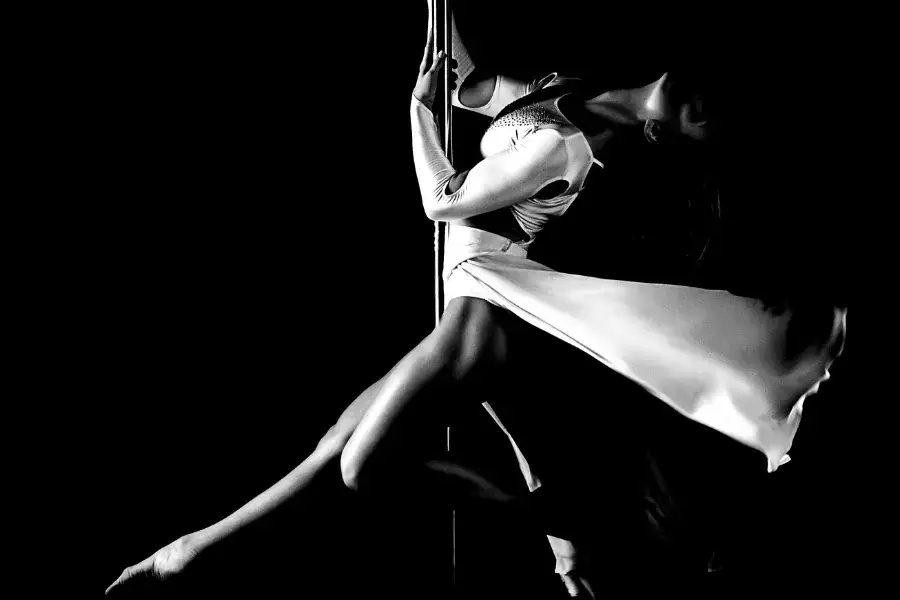 Czy pole dance jest trudny? Odkryj wyzwania dla początkujących