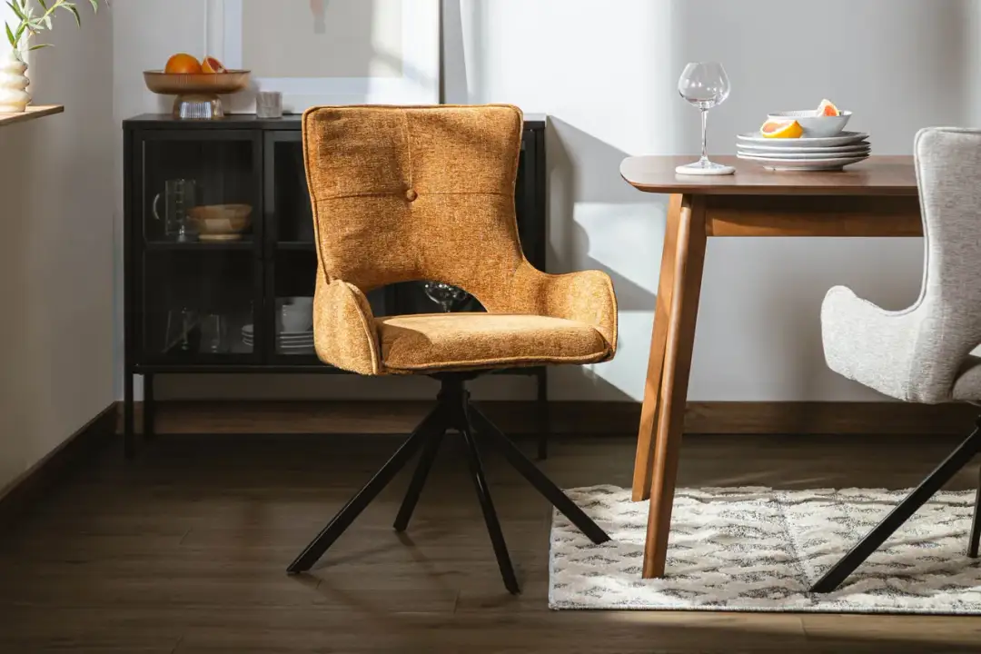 Najmodniejsze krzesła tapicerowane, które docenisz w róznych pomieszczeniach