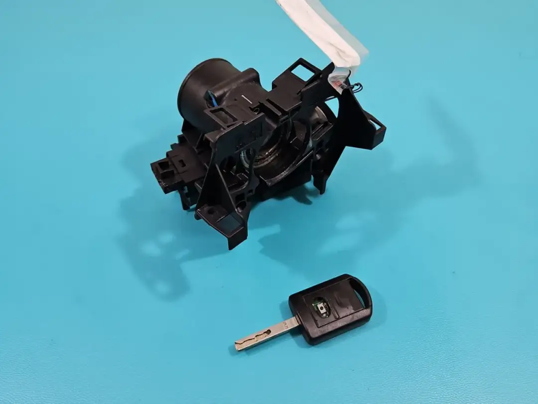 Jak rozebrać kluczyk Opel Meriva bez uszkodzenia elektroniki