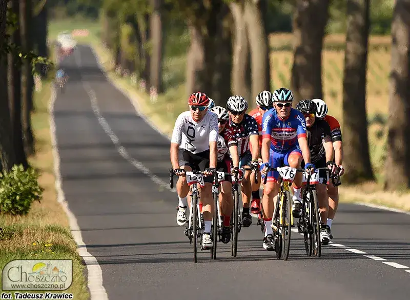 Grupa kolarzy: zasady bezpiecznej i efektywnej jazdy w zespole