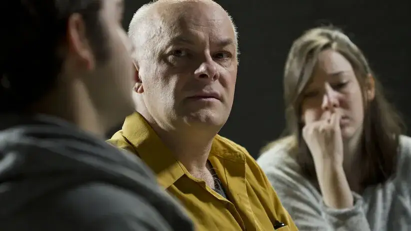 Czy alkoholik jest chory psychicznie? Zrozumienie powiązań i terapii