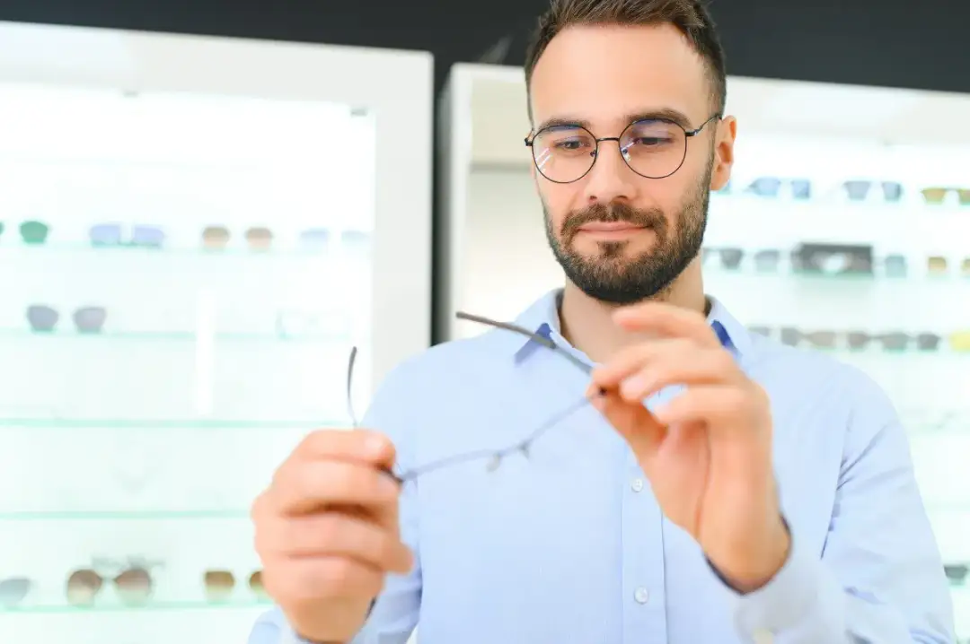 Czy optometrysta wykryje astygmatyzm? Poznaj prawdę o diagnozie