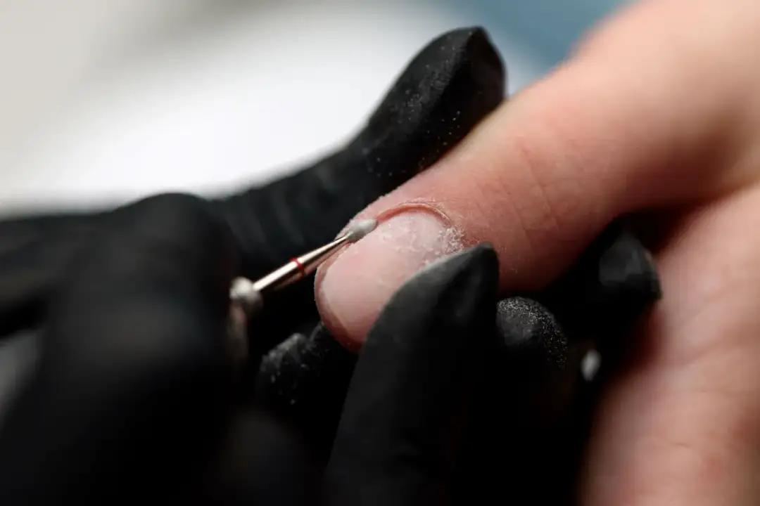 Jak usunąć skórki z paznokci domowe sposoby, które naprawdę działają