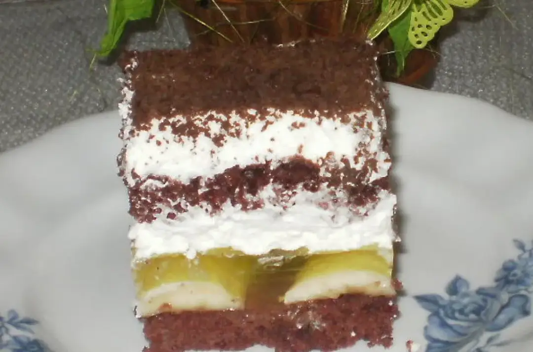 Przepis na ciasto z bitą śmietaną, które zachwyci Twoich gości