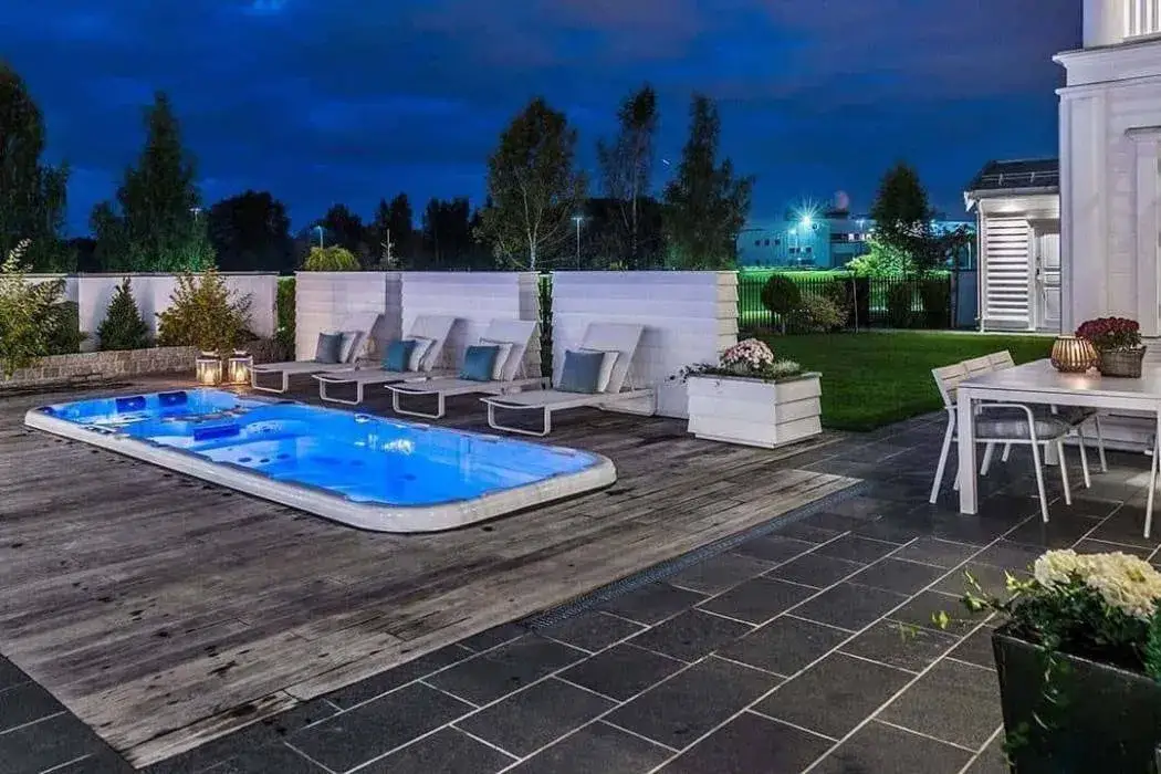 10 kreatywnych pomysłów jak wykorzystać starą wannę w ogrodzie