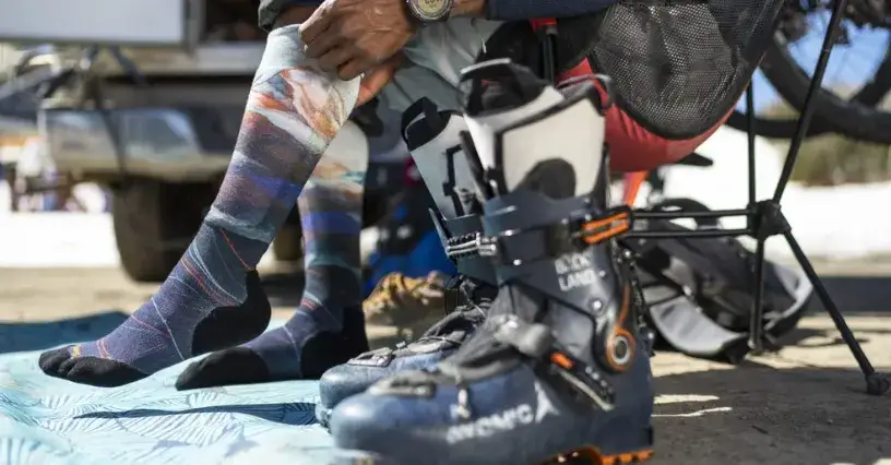 Jakie skarpety na snowboard zapewnią komfort i ochronę stóp?